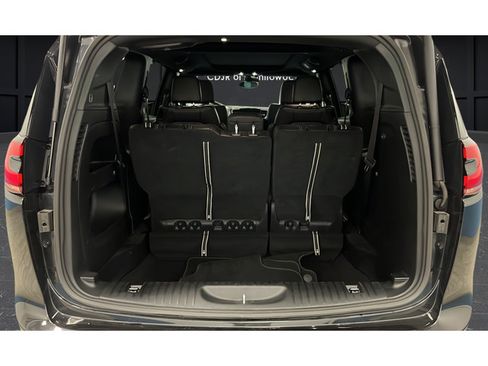 Used 2023 Chrysler Pacifica Touring-L w/ S Appearance Package AWD/4WD image 27