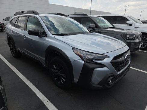 Used 2025 Subaru Outback Onyx Edition image 4