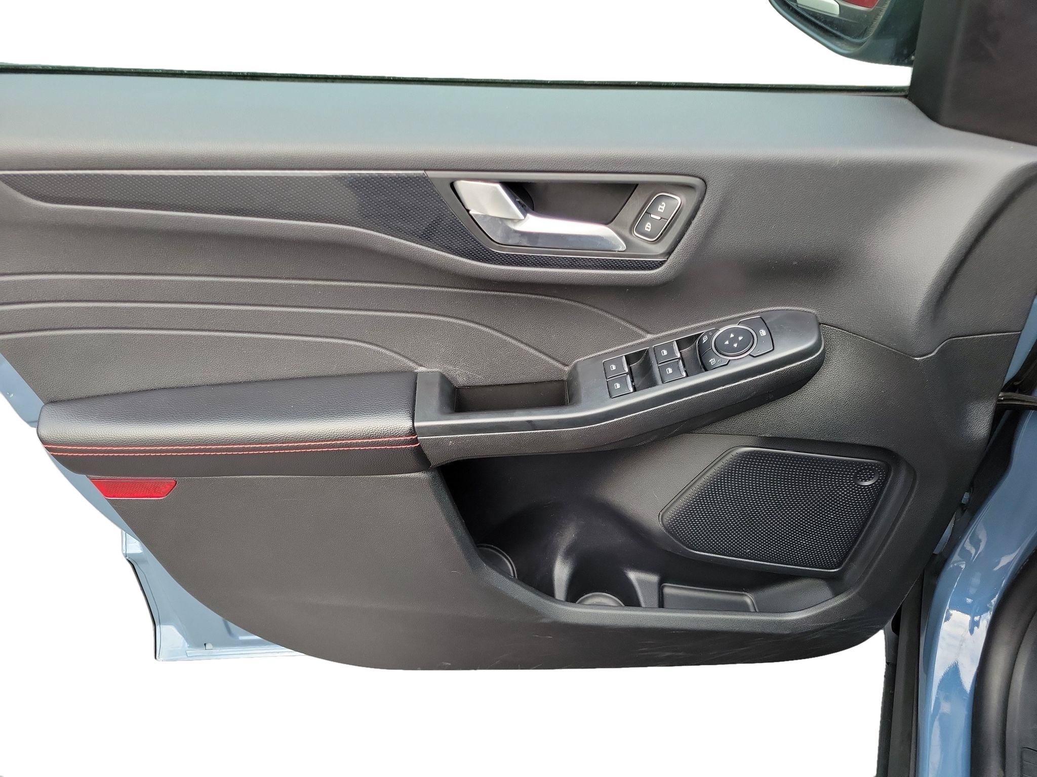 Used 2025 Ford Escape ST-Line Select AWD/4WD image 8