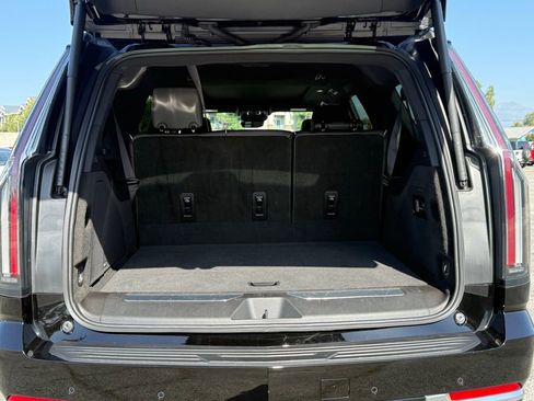 Used 2025 Cadillac Escalade ESV Premium Luxury image 42