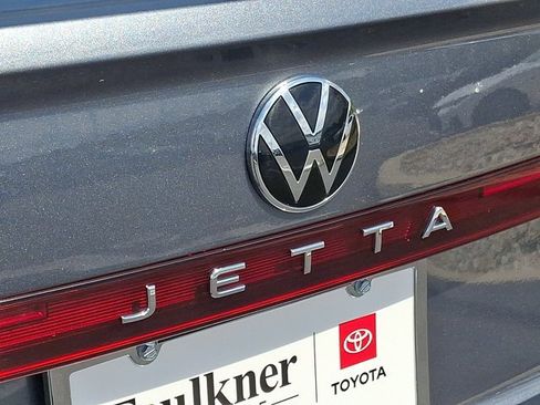 Used 2025 Volkswagen Jetta SE FWD image 29