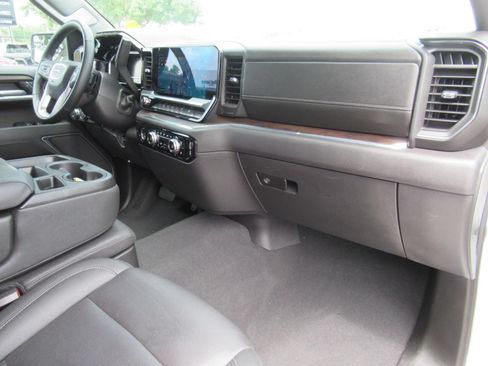 Used 2024 GMC Sierra 1500 SLT AWD/4WD image 12