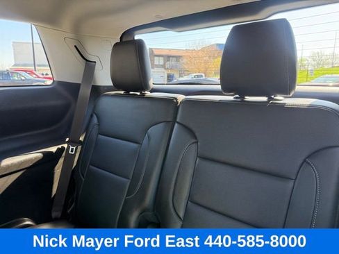 Used 2021 GMC Acadia SLT FWD image 18