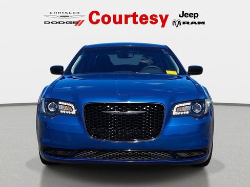 Certified 2023 Chrysler 300 Touring w/ Sport Appearance Package RWD image 10