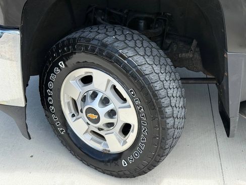 Used 2019 Chevrolet Silverado 2500 LT AWD/4WD image 11