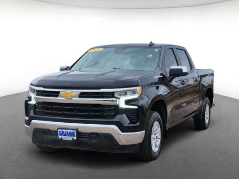 Used 2025 Chevrolet Silverado 1500 LT image 2