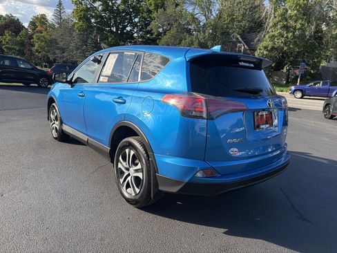Used 2018 Toyota RAV4 LE w/ All Weather Liner Package AWD/4WD image 3