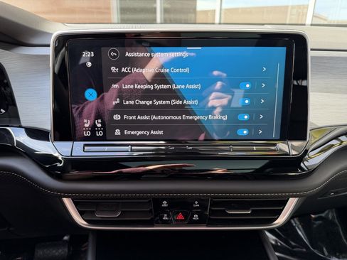 Used 2024 Volkswagen Atlas Cross Sport SE w/ Panoramic Sunroof Package image 21