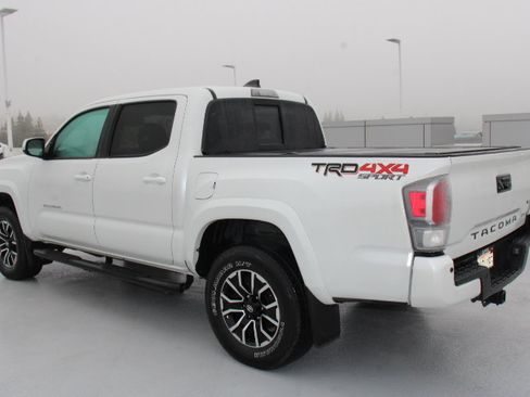 Used 2021 Toyota Tacoma TRD Sport w/ TRD Premium Sport Package image 7