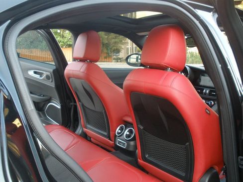 Used 2023 Alfa Romeo Giulia Sprint RWD image 33