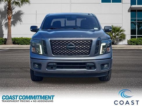 Used 2018 Nissan Titan SV w/ SV Convenience Package RWD image 2