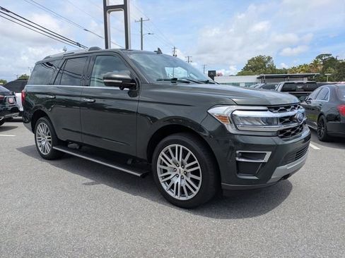 Used 2023 Ford Expedition Limited AWD/4WD image 2