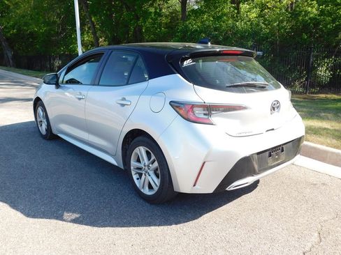 Used 2021 Toyota Corolla SE FWD image 3