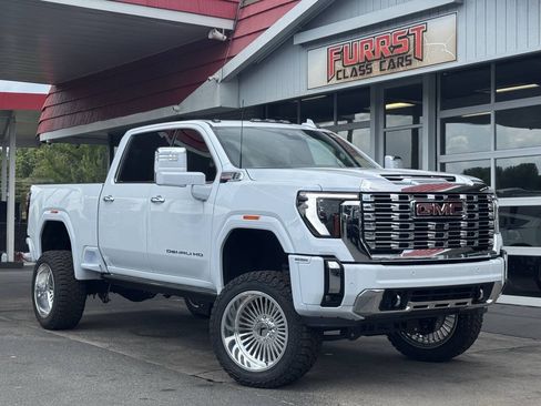 Used 2026 GMC Sierra 2500 Denali w/ Denali Reserve Package AWD/4WD image 1