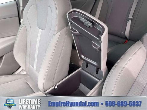 New 2026 Hyundai Elantra SE FWD image 18
