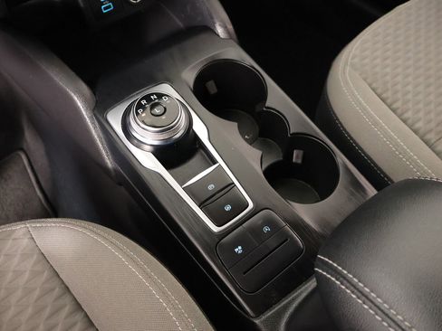 Used 2021 Ford Escape SE image 7