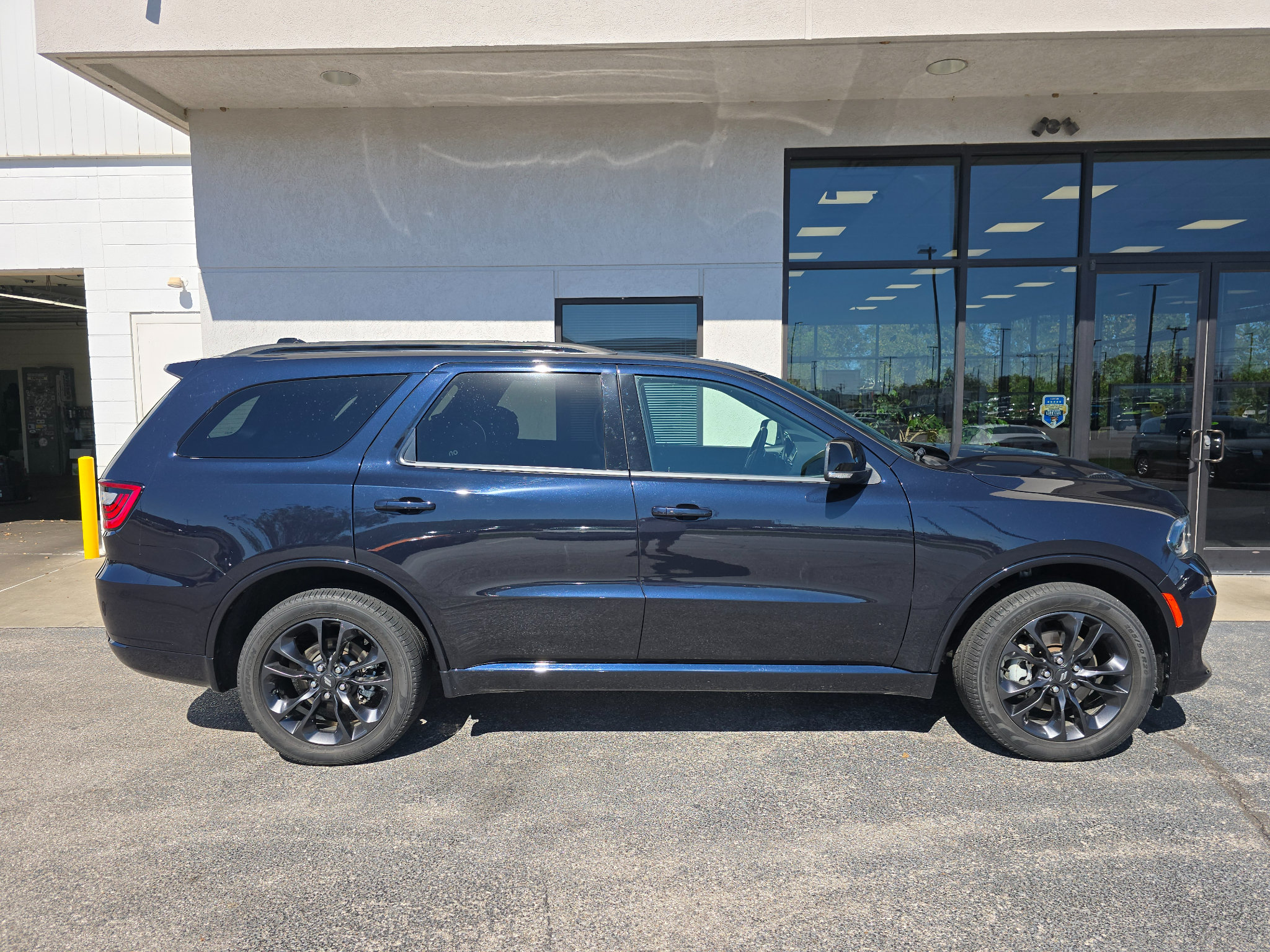 Used 2023 Dodge Durango GT AWD/4WD image 2