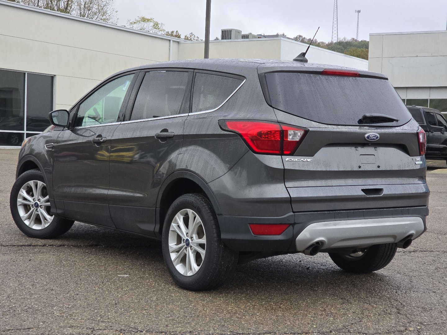 Used 2019 Ford Escape SE FWD image 16