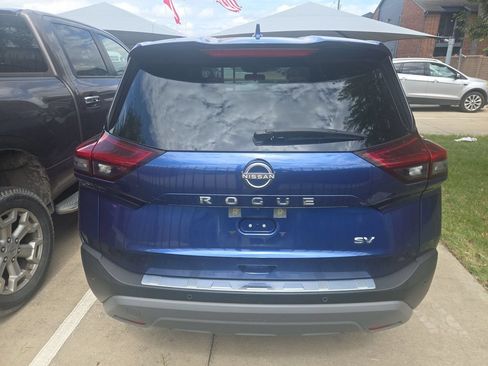 Certified 2023 Nissan Rogue SV FWD image 8