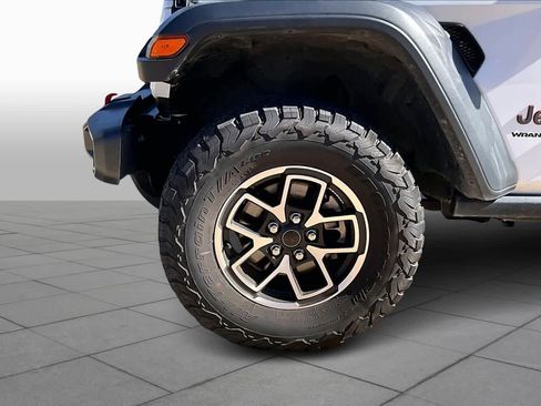 Used 2024 Jeep Wrangler Unlimited Rubicon image 10