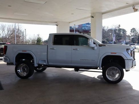 Used 2026 GMC Sierra 2500 Denali w/ Denali Reserve Package image 7