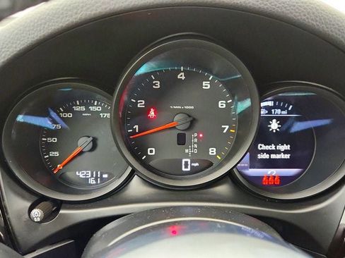 Used 2021 Porsche Macan AWD image 15