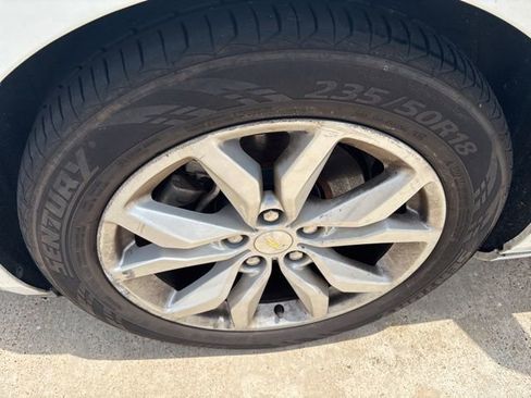 Used 2017 Chevrolet Impala LT FWD image 18