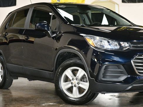 Used 2021 Chevrolet Trax LS w/ Tint and Cruise Package image 53
