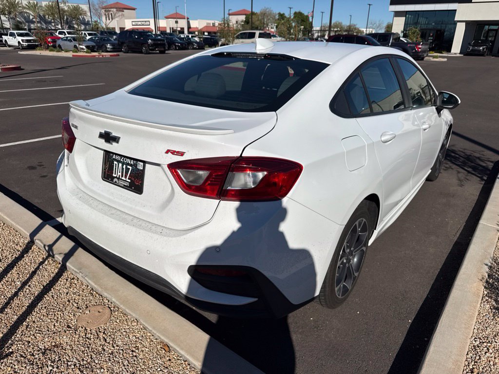 Used 2019 Chevrolet Cruze LT w/ Convenience Package FWD image 4