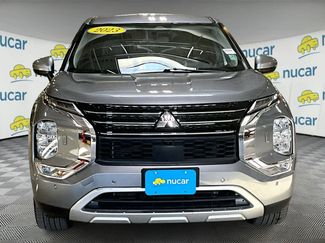 Used 2023 Mitsubishi Outlander SE video 2