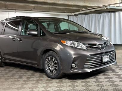 Used 2020 Toyota Sienna XLE