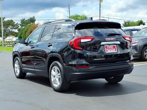 Used 2024 GMC Terrain SLE w/ Driver Convenience Package FWD image 6