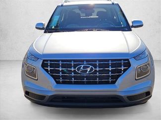 New 2026 Hyundai Venue SEL video 3