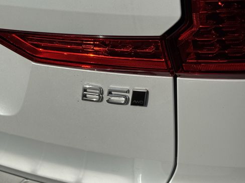 Used 2024 Volvo XC60 B5 Ultimate w/ Protection Package Premier image 22