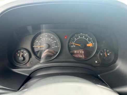 Used 2014 Jeep Patriot Latitude image 21