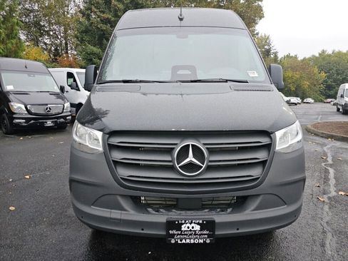 New 2025 Mercedes-Benz Sprinter 2500 image 9