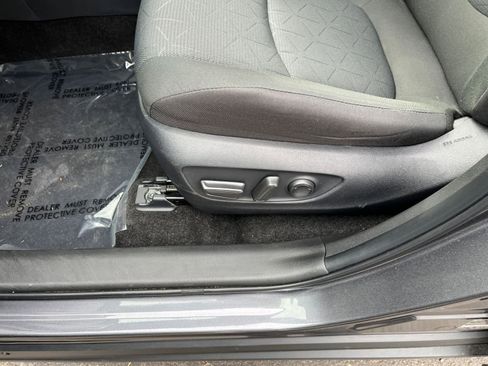 Used 2025 Toyota RAV4 XLE image 23