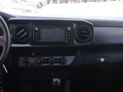 Used 2018 Toyota Tacoma SR AWD/4WD image 21