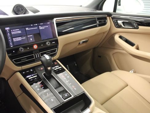 New 2026 Porsche Macan AWD/4WD image 25