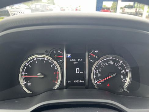 Used 2021 Toyota 4Runner TRD Off-Road Premium w/ Moonroof Package AWD/4WD image 11