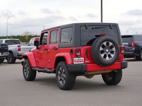 Used 2016 Jeep Wrangler Unlimited Sahara w/ Connectivity Group AWD/4WD image 5