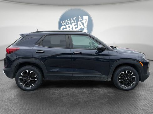 Used 2021 Chevrolet TrailBlazer LT w/ Driver Confidence Package AWD/4WD image 2