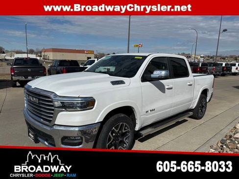Used 2025 RAM 1500 Laramie AWD/4WD image 3
