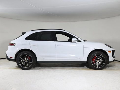 Certified 2022 Porsche Macan S image 8