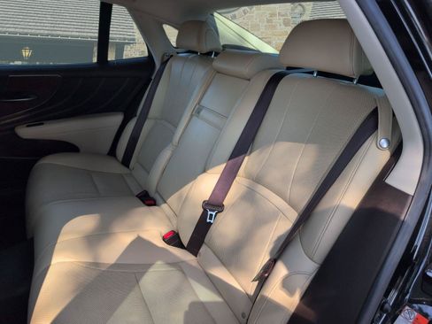 Certified 2020 Lexus LS 500 w/ Accessory Package (Z2) RWD image 18