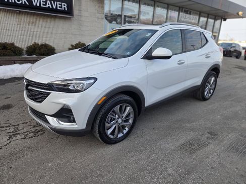 Used 2023 Buick Encore GX Essence w/ Experience Buick Package image 3
