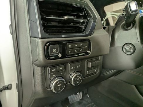 New 2026 GMC Yukon XL AT4 w/ AT4 Premium Plus Package AWD/4WD image 19