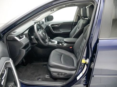 Used 2021 Toyota RAV4 XLE Premium AWD/4WD image 7