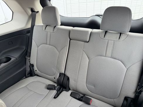 Used 2023 Honda Pilot LX image 19