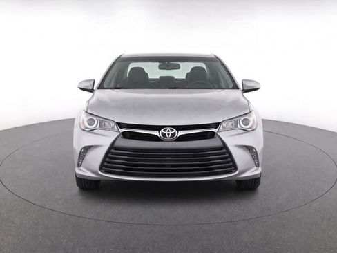 Used 2017 Toyota Camry XLE FWD image 5